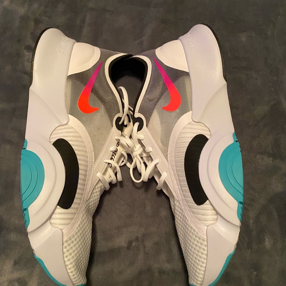 Nike SuperRep Go Football Grey Crimson White Black Flash Crimson
